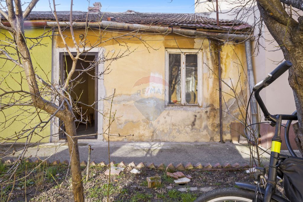 Garsoniera la casa de vanzare in zona centrala,Arad