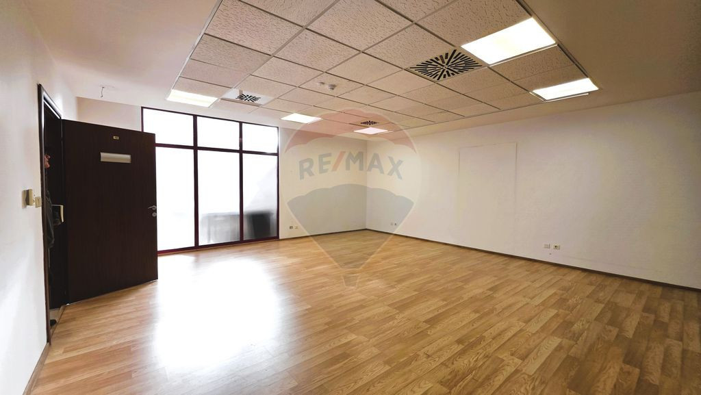 Închiriere birou în Brașov, zona Bd. Vlahuță în cl?...