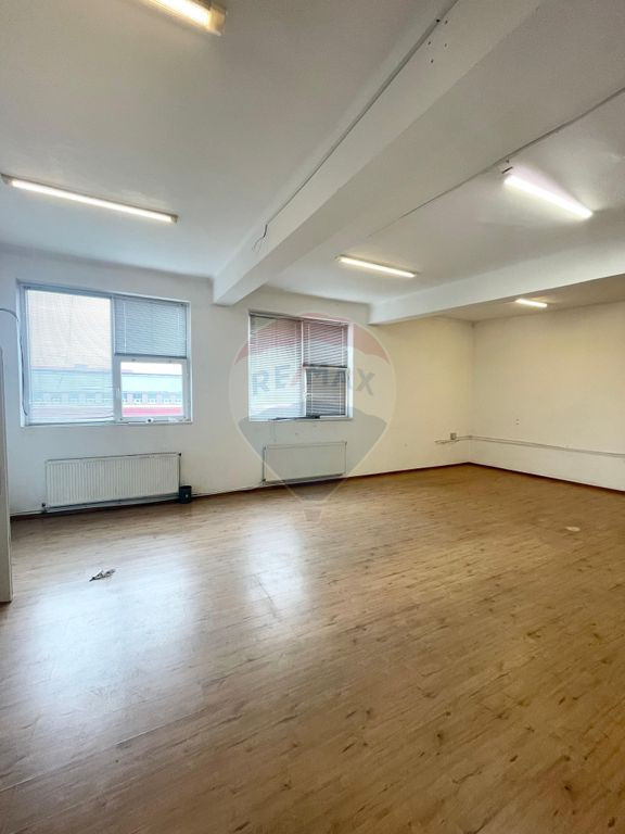 Spațiu de birouri de inchiriat in zona Uta