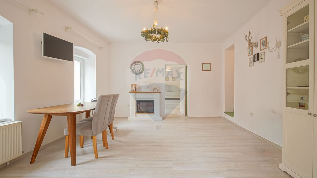 Apartament 3 camere cochet, renovat, Centrul Istoric