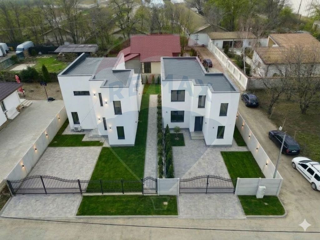 Casă / Vilă cu 4 camere de vânzare în zona Central