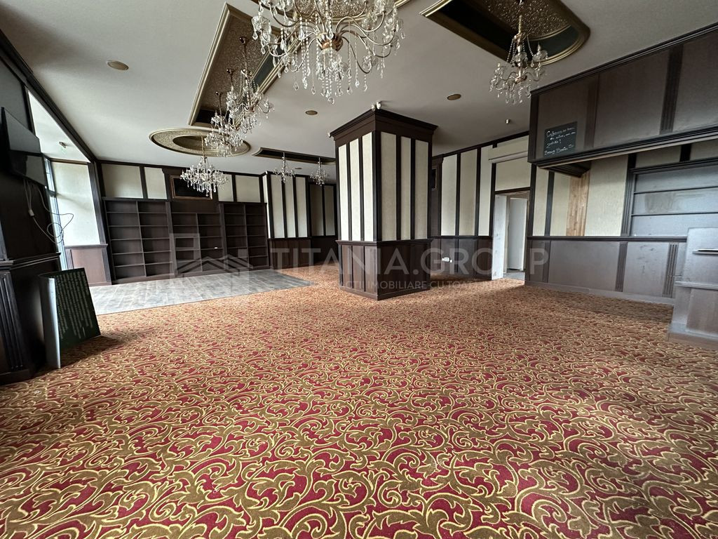 Spațiu comercial de închiriat, pretabil restaurant, 140...