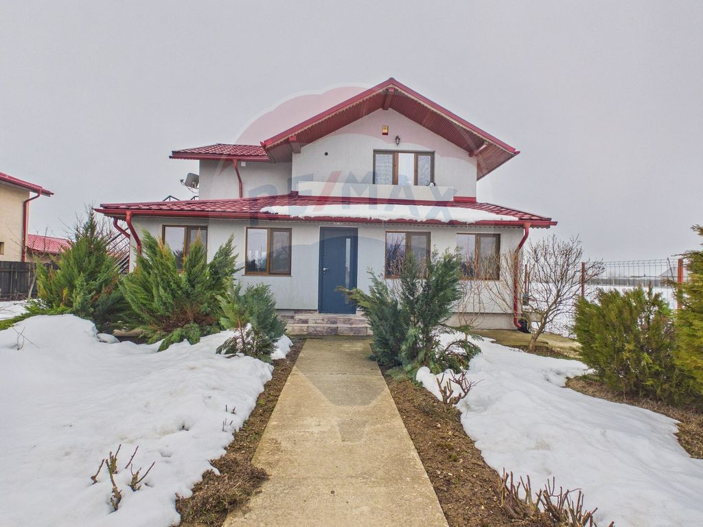 Oportunitate Unică în Centrul Orașului: APARTAMENT CU 3 C