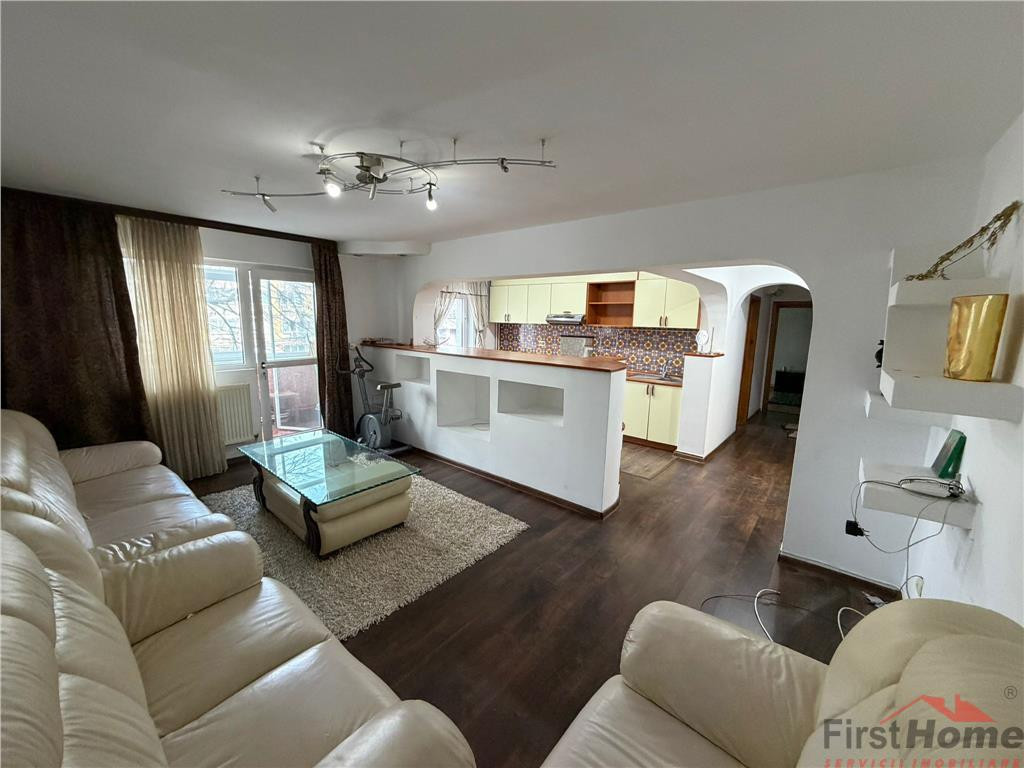 Apartament 3 camere, etaj 2, 75mp, zona Centrala , mobilat s