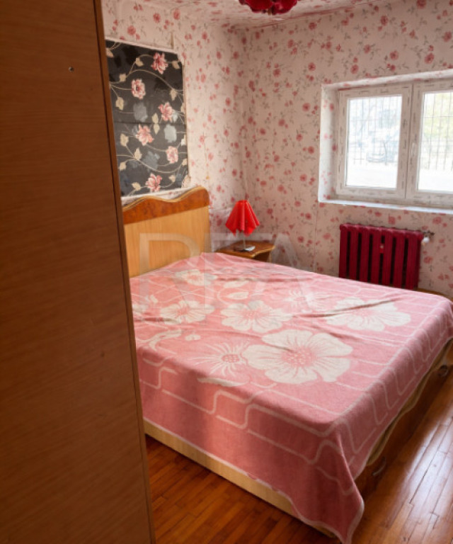 3 camere Vitan decomandat, an 1981, metrou, 62 mp, anvelopat