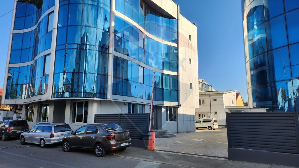 Spațiu de birouri de 1,054mp de închiriat în zona Bucu...