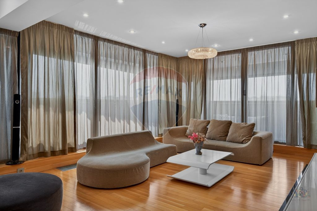 VANZARE Penthouse 3 camere în zona Tineretului