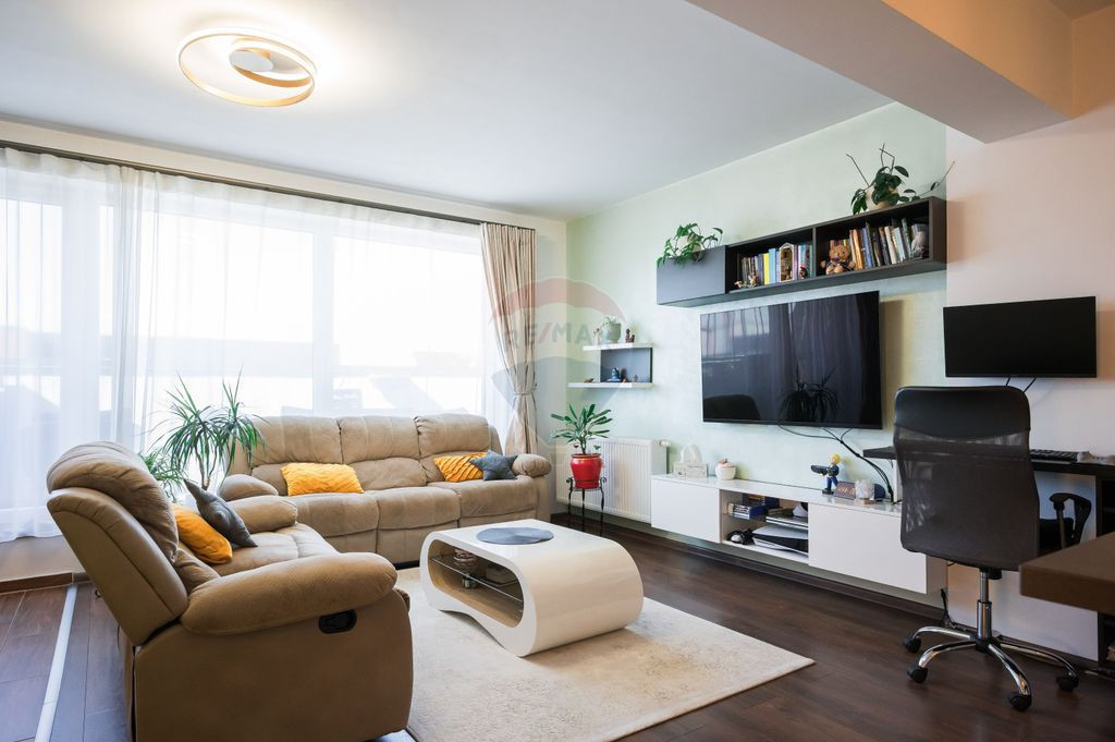 Apartament 3 camere tip duplex cu parcare si boxa la Maur...