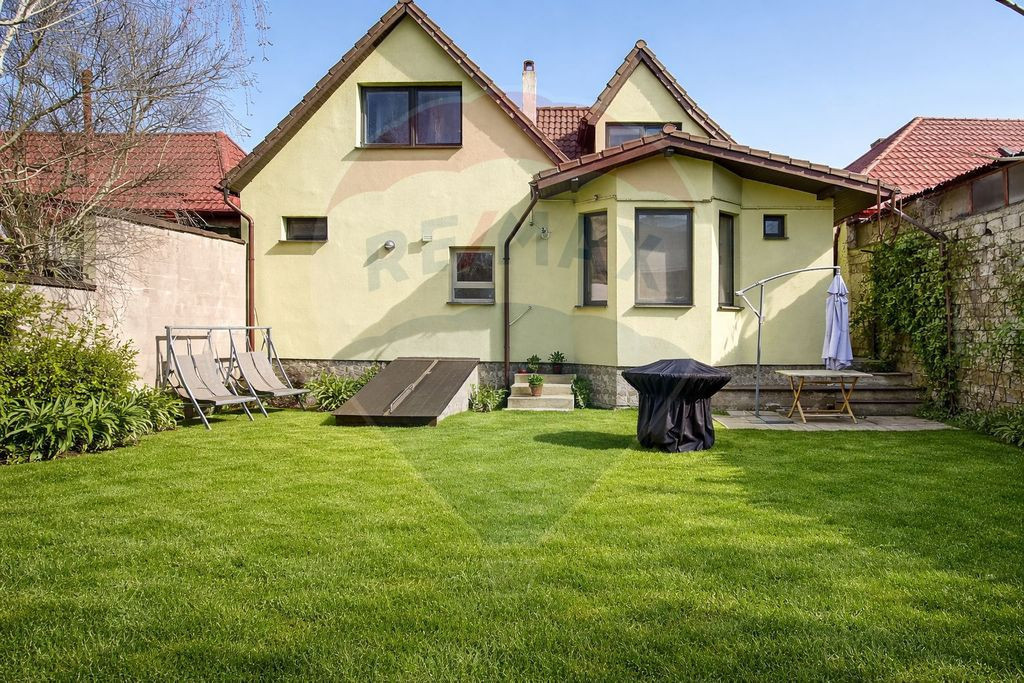 COMISION 0%! CASA SINGURA IN CURTE RENOVATA |STRADA MIRAS...