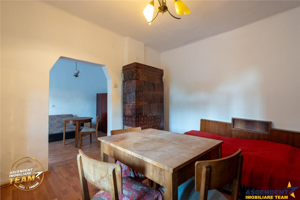 FILM! De casa traditionala, cu dependinte si facilitati, in