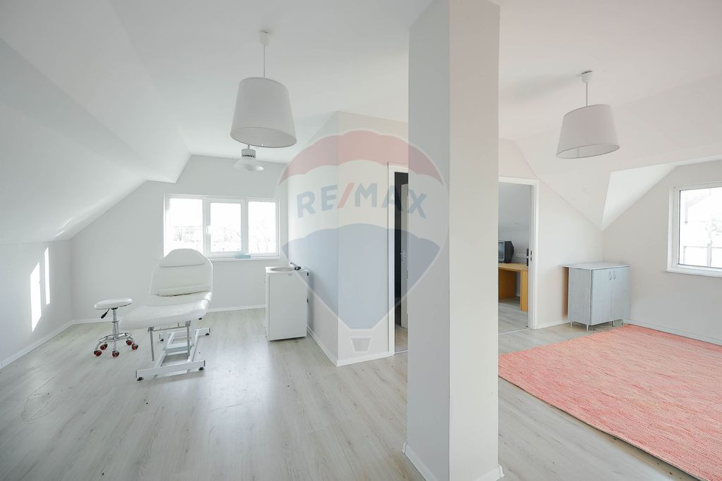 Casă / Cabinet Veterinar de vânzare în Oșorhei