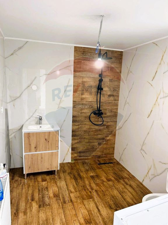 Casa cu 2 camere de vânzare