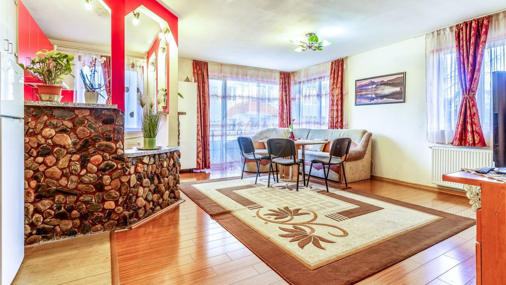 Apartament de vanzare, 2 camere, Str. Florilor Nr.186, Fl...