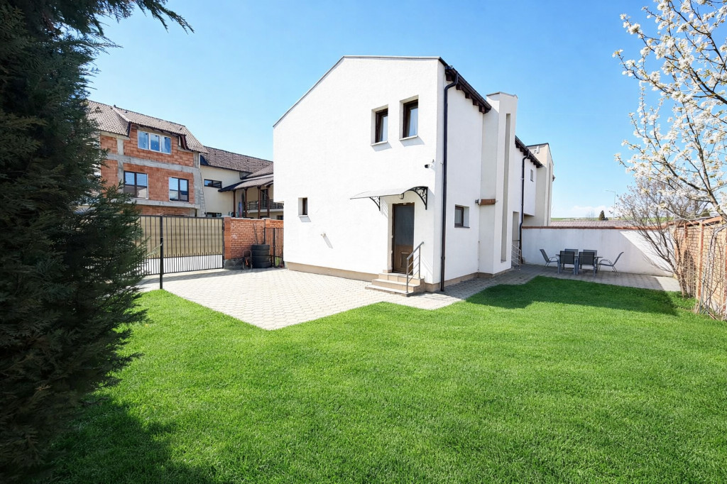 Casa tip duplex 100 mp, teren 240 mp, Selimbar