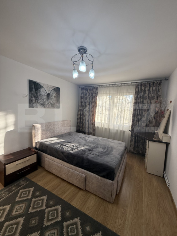 Închiriez apartament 3 camere – 66 mp, parcare