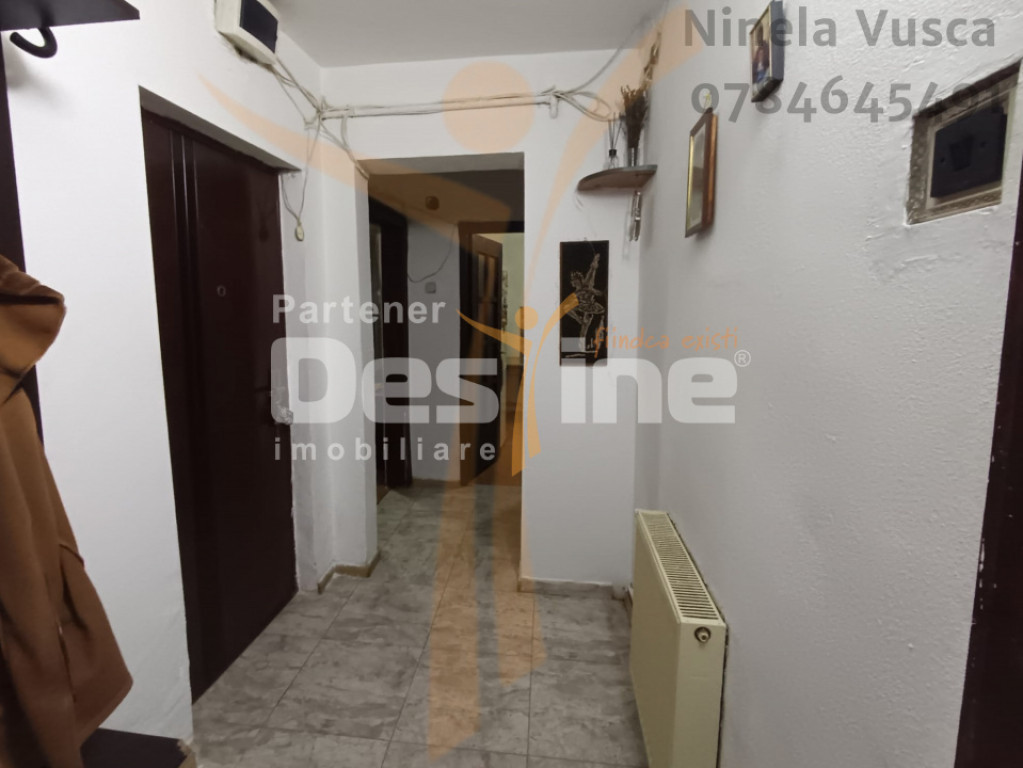 ???? Apartament 3 camere decomandat cu spațiu de depozitare