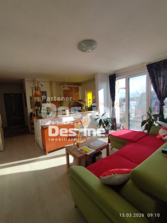 Apartament 3 camere, semidecomandat, etaj 4, mobilat