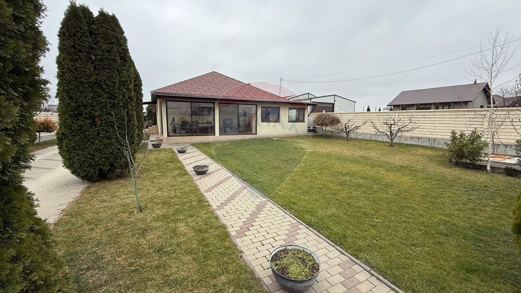 Casă / Vilă cu 3 camere de vânzare Munteni Tecuci