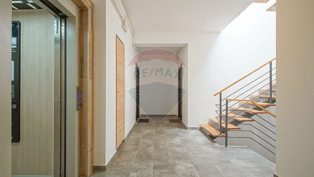 Spațiu comercial de închiriat, pretabil restaurant, 140...