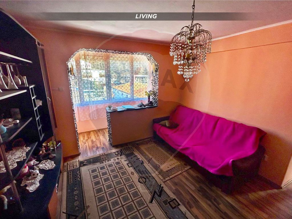 Apartament cu 3 camere de vanzare in CAVNIC