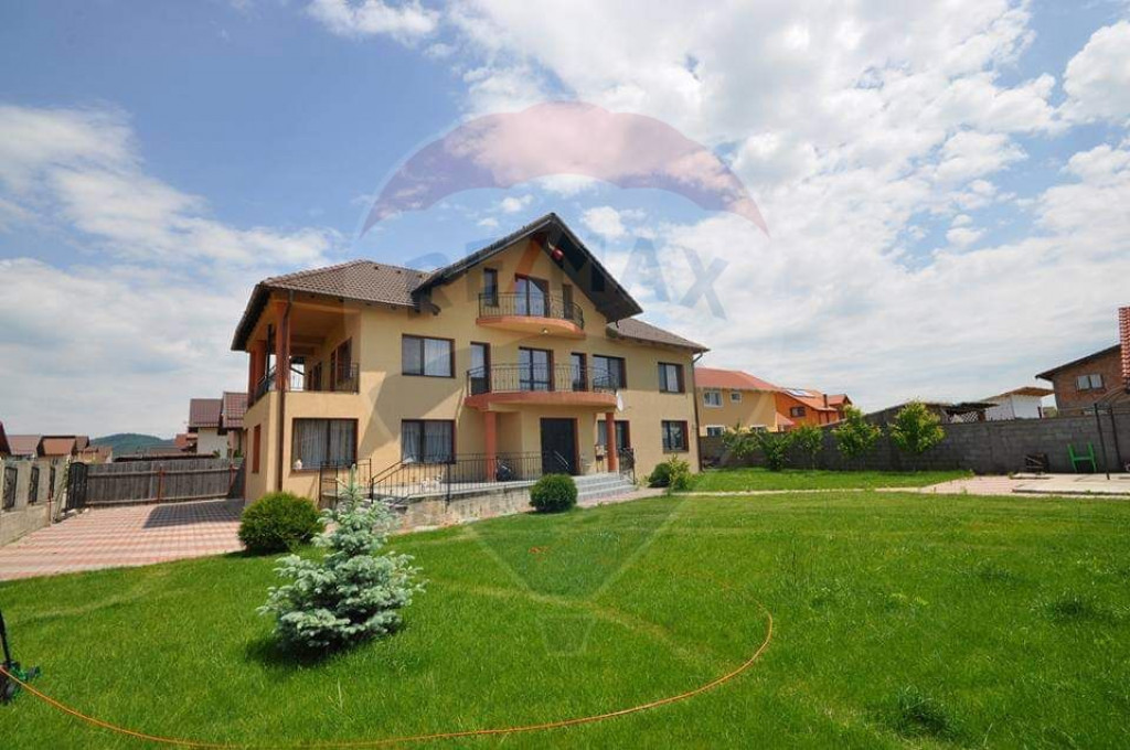 Vilă de închiriat in SANPETRU