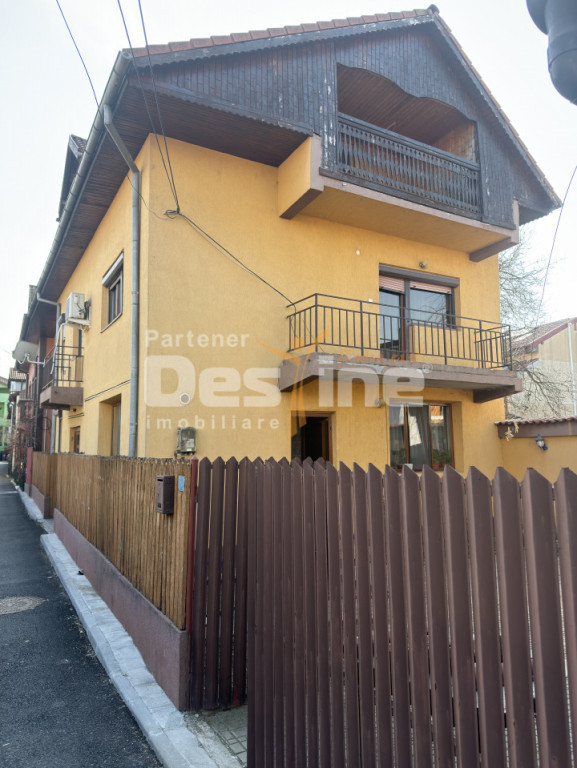 Casa P+1+M, în Rovine, zona linistita