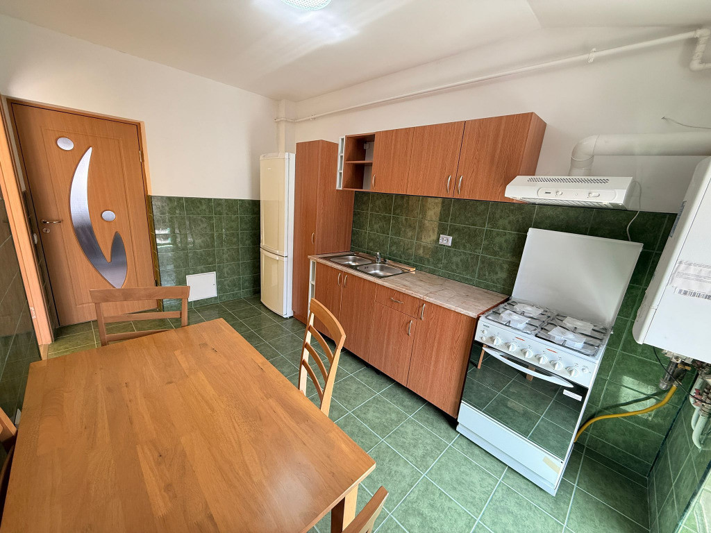 COMISION 0 Apartament 2 camere decomandat zona Eroilor