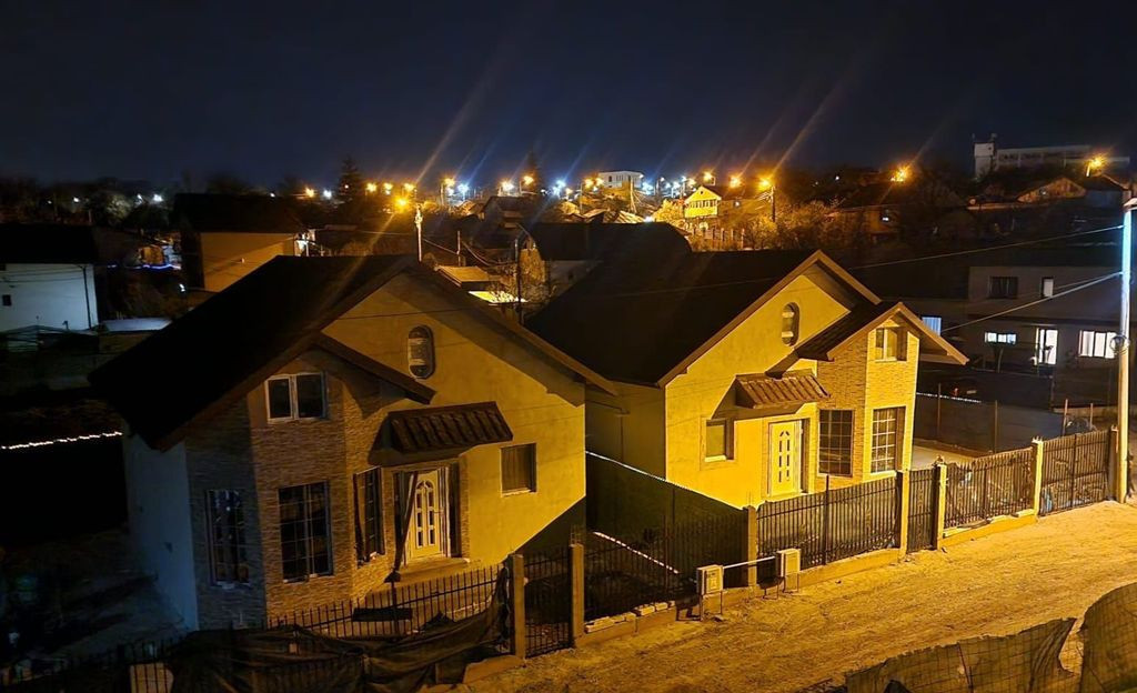 De inchiriat, vila noua - Bariera Traian - Lacul Brates