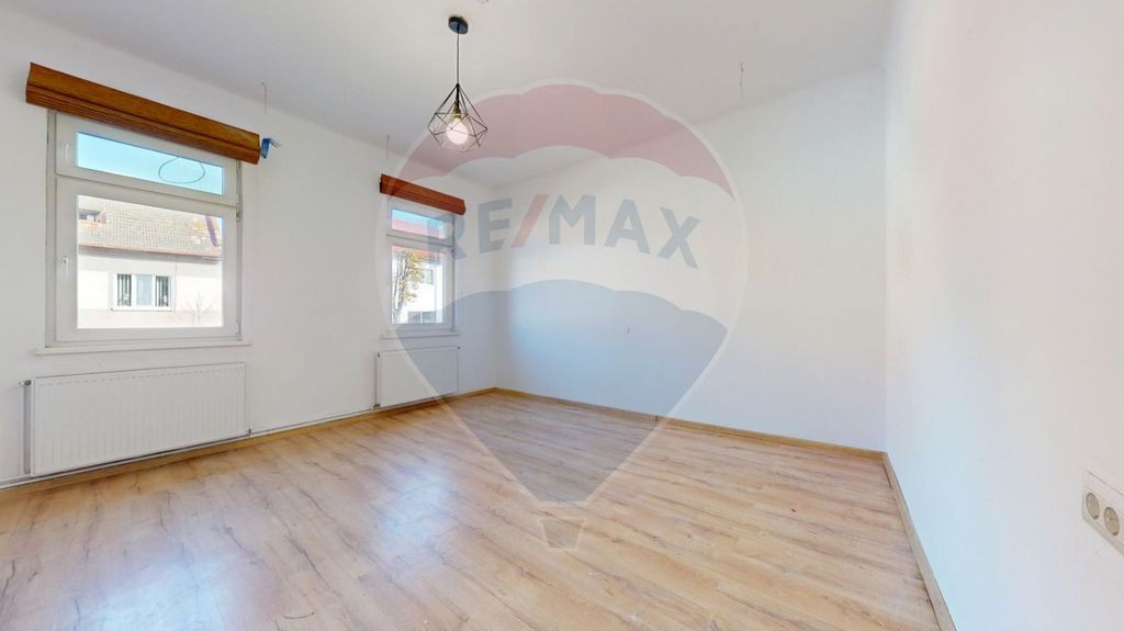 Închiriere casă cu 500 mp curte – ideală pentru familie