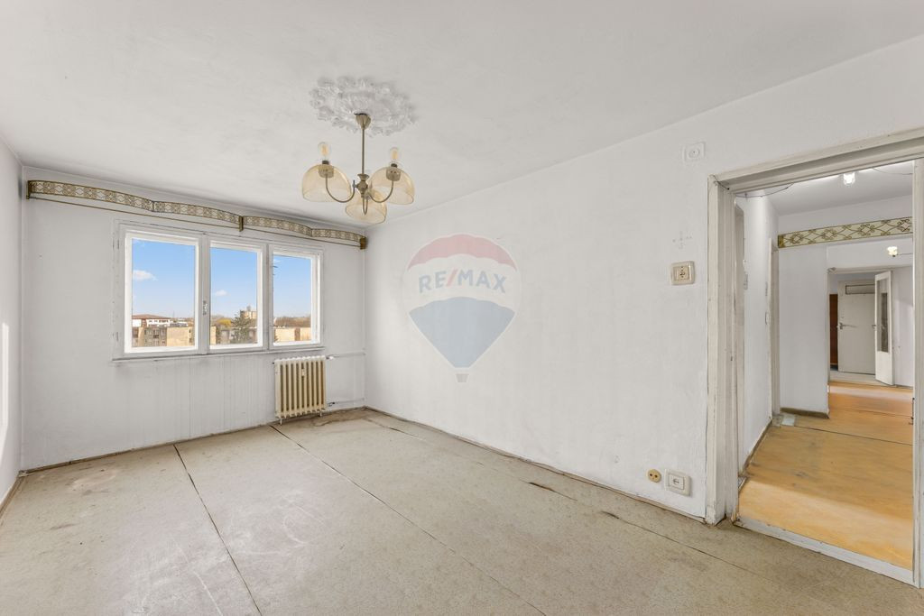 Apartament cu 3 camere de vânzare în zona Aurel Vlaicu