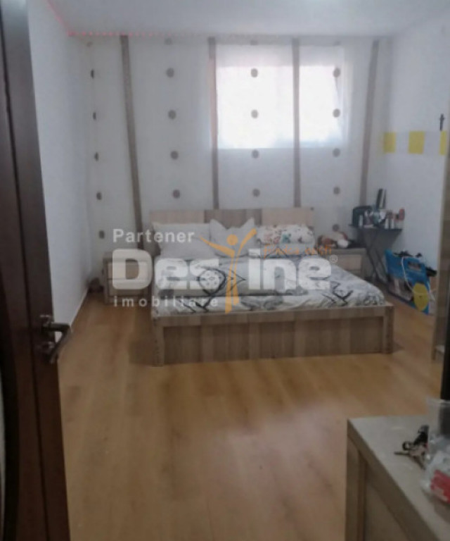 Apartament 2 camere bloc nou, centrala proprie, demisol, Sal