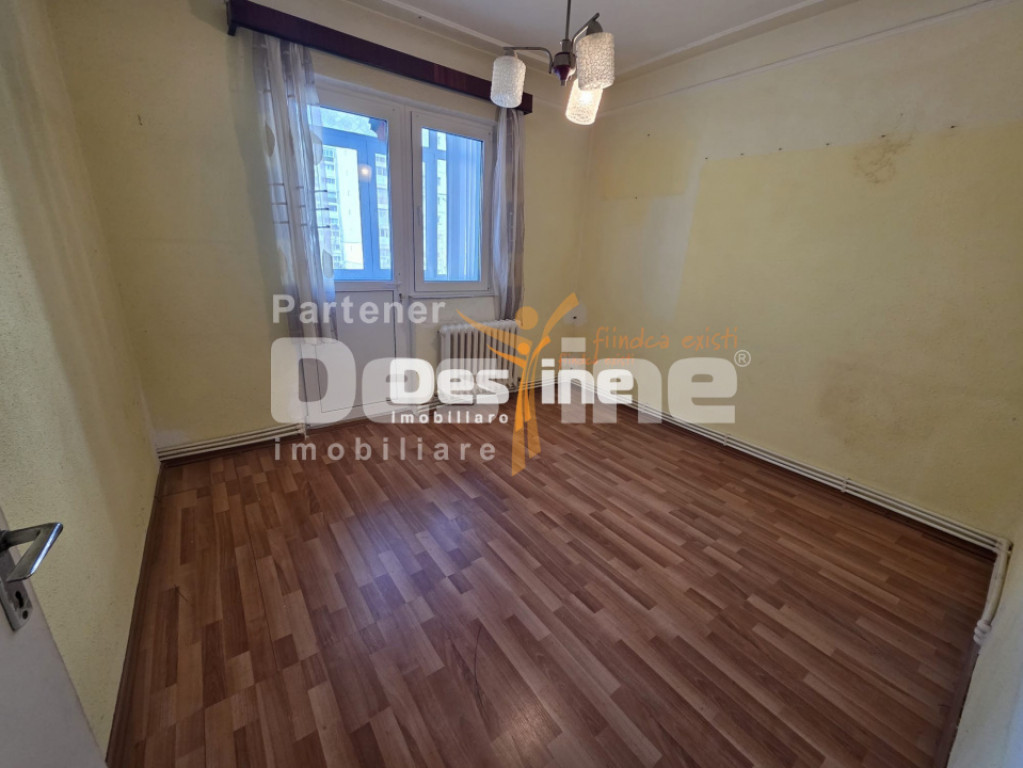 APARTAMENT 2 CAMERE, DECOMANDAT, MIRCEA CEL BATRAN, 69.990