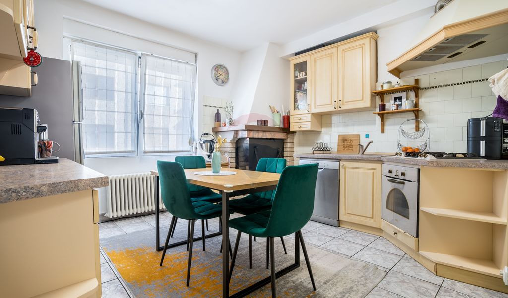 De vanzare apartament 4 camere in Grigorescu, imobil mic ...