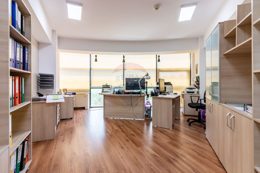 Vânzare spațiu ultracentral – Magheru, București –...