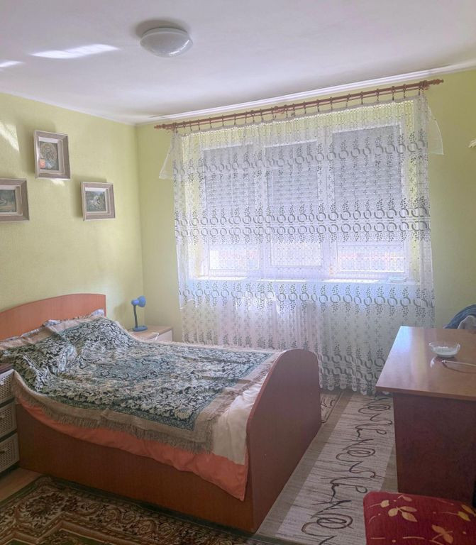 De vanzare apartament 2 camere, Mazepa 1, 64.000 Euro