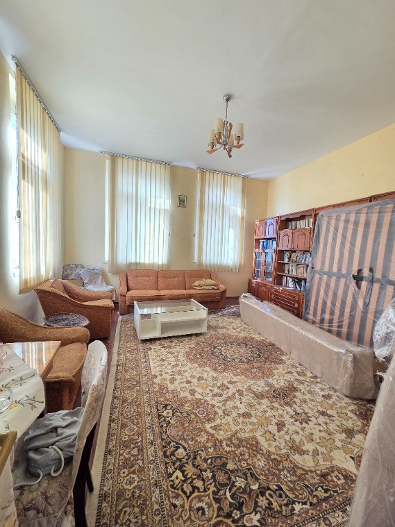 Casa Bld independentei-Garii