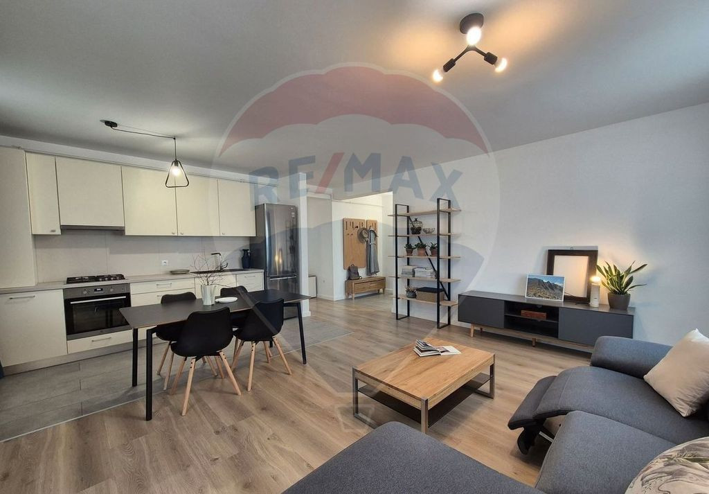 Apartament cu 3 camere de inchiriat, zona Europa