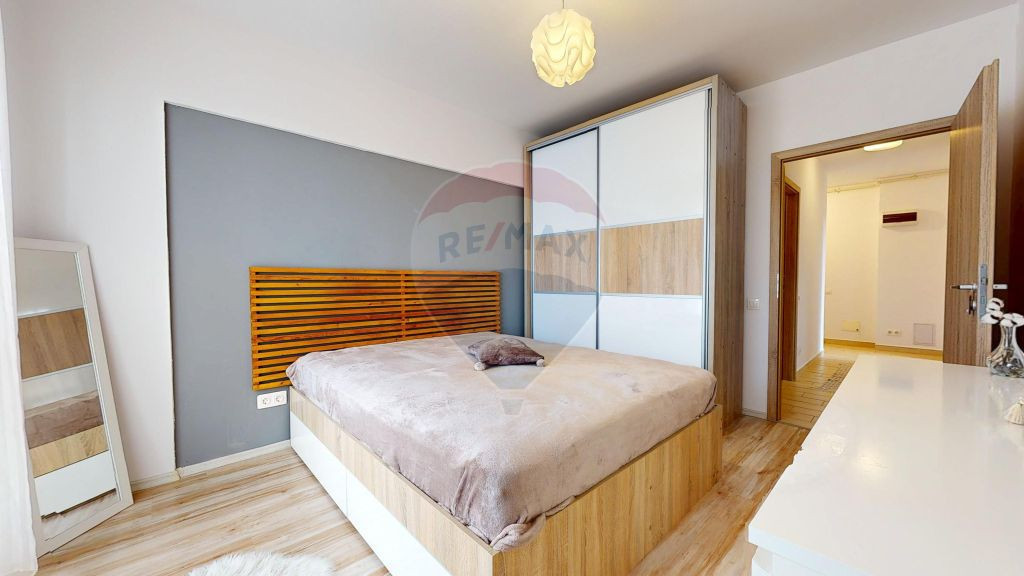 Apartament cu 2 camere de închiriat în zona Tractorul