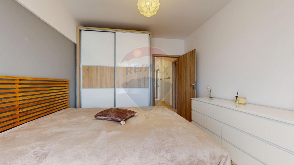 Apartament cu 2 camere de închiriat în zona Tractorul