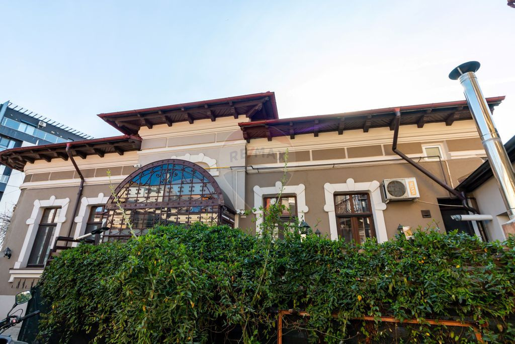 Casa cu identitate, farmec de epoca | consolidata| Marase...