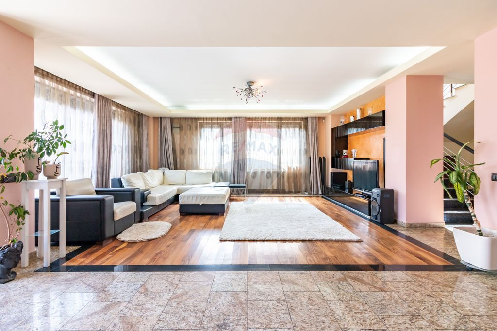 Vanzare Vilă cu 7 camere Corbeanca