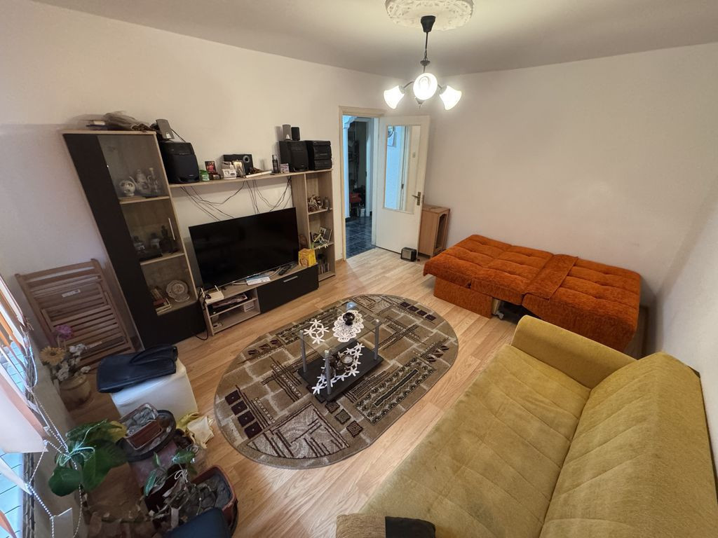 Apartament 3 camere zona Inel 1 cu Centrala