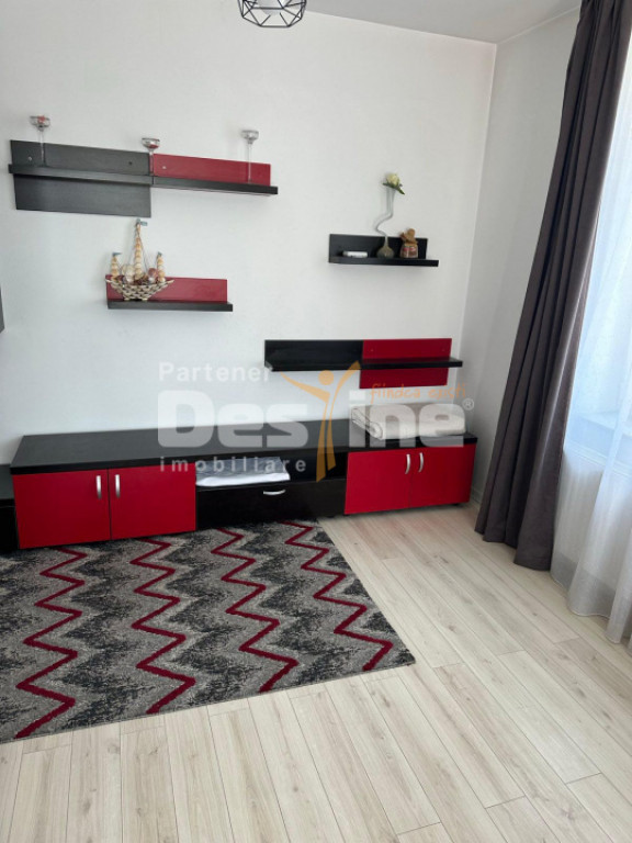 Apartament 2 camere decomandat, etaj intermediar, loc de par