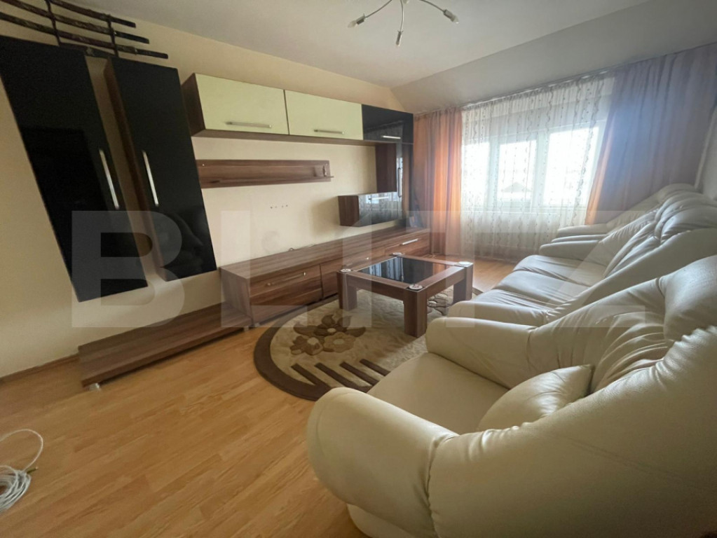 Apartament cu 3 camere si loc de parcare, zona Dumbrava Nord