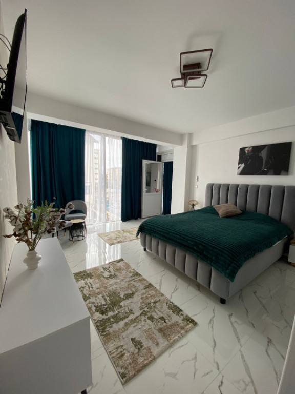 Apartament 4 camere decomandat, 110mp, zona Consul