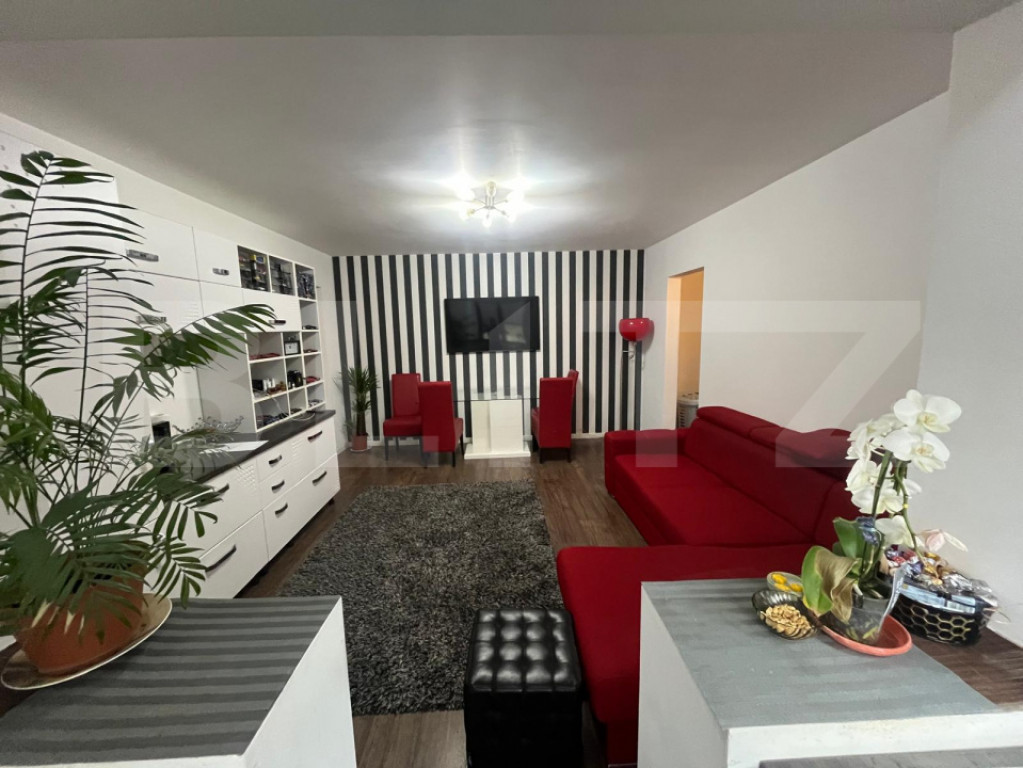 Apartament 3 camere, semidecomandat - zona Rogerius