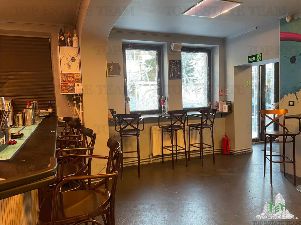 Ocazie! Spatiu comercial generos 93 mp cu foisor 50 mp zona