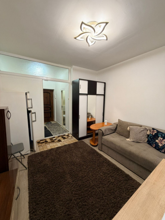 Garsoniera de inchiriat, in zona Abator