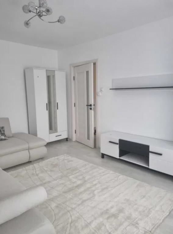 Garsoniera decomandata - zona Astra