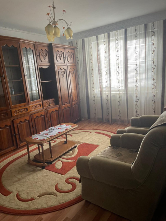 VEST- APARTAMENT 2 CAMERE ,CENTRALA GAZ, ETAJ 1